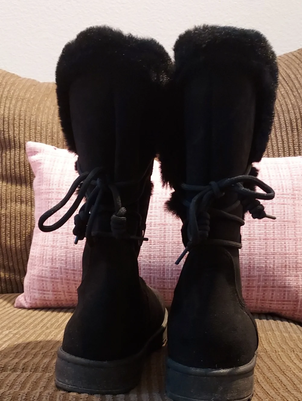 Women's Black Faux-Suede Sherpa-Lined Mid-Calf Winter Boots